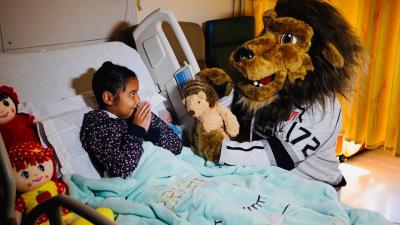LA Kings mascot Bailey visits patients during the annual LA Kings team visit to Children’s Hospital Los Angeles on January 9, 2019.
