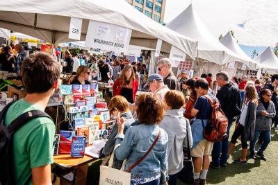 Crowds - Exhibitor Marketplace PHOTO CREDIT: Frank Wood