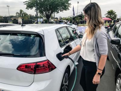 SCE celebrates the installation of 1,000 electric vehicle chargers in more than 60 locations throughout Southern California. Credit: Carollyn Nguyen