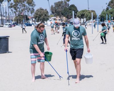 Volunteers from the LA Kings and Anaheim Ducks participated in a beach cleanup event in Long Beach, CA in celebration of Earth Month