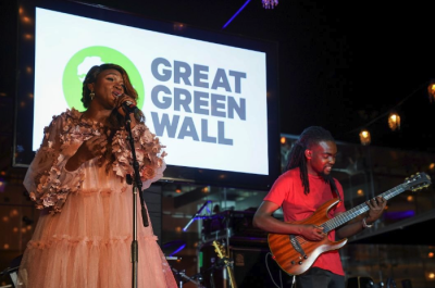 Leigh Vogel, Connect4Climate Nigerian singer Waje shared her voice in support of the Great Green Wall at an event to kick off UN Climate Week with Timberland, the UN Convention to Combat Desertification and World Bank Group’s Connect4Climate. The Great Green Wall is an 8,000km wall of trees that spans the width of Africa to help contain the spread of the desert and mitigate famine, drought, migration and conflict.