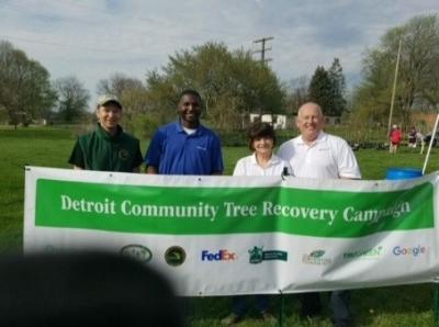 Detroit: Kevin Sayers, Michigan DNR Urban Forestry Program Coordinator, Service Manager Tony Bryant, Christine O’Neil, and Service Manager Tom O’Neil.