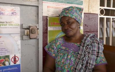 Alvine, aged 50, has been diagnosed with hypertension seven years ago. Like many people who are affected by chronic diseases in Cameroon, she was diagnosed while undergoing medical tests for another ailment. When she was diagnosed, her blood pressure was at 160. The most serious form of hypertension is anything higher than 180.