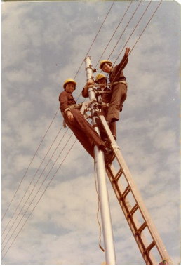 By working on the frontline in the early years of his career at CLP, SH Chan (left) gained an understanding of a variety of different roles to prepare him for his management position today.
