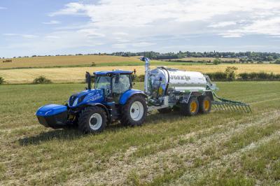 The New Holland T6 Methane Power Tractor is the world’s first commercially available tractor that can run on methane, significantly lowering overall emissions.