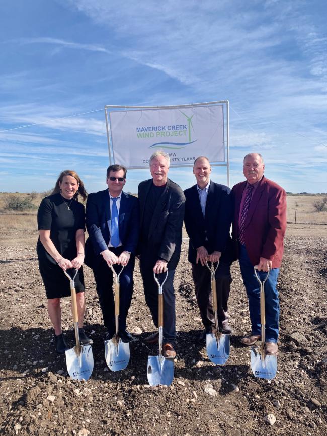Kimberly-Clark's Peggy Murphy and Bill Cummings, Algonquin Power's Ian Robertson, General Mills' Darren Kaiser, and Judge David Dillard break ground on a new wind power project set to provide both consumer goods companies with renewable energy in North America.