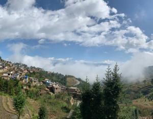 A village in the Honghe area, with surrounding land uses. Photo: World Agroforestry Centre/Su Yufang