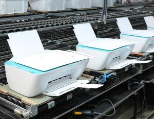 HP-Brazil has pioneered a 45-step process for manufacturing recycled white plastic without color contamination.