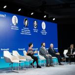 Choi stressed that the growth of electric vehicles and the infrastructure to support them must include underserved communities. Picture of people at a conference: Choi stressed that the growth of electric vehicles and the infrastructure to support them must include underserved communities.