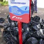 FPT Industrial employees collected an impressive quantity of plastic and other waste during the watercourse clean up in Brazil.