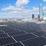 Los Angeles plugs in a giant solar array on the roof of the South Hall at the Los Angeles Convention Center, making it the largest solar array on a municipally owned convention center in the United States.
